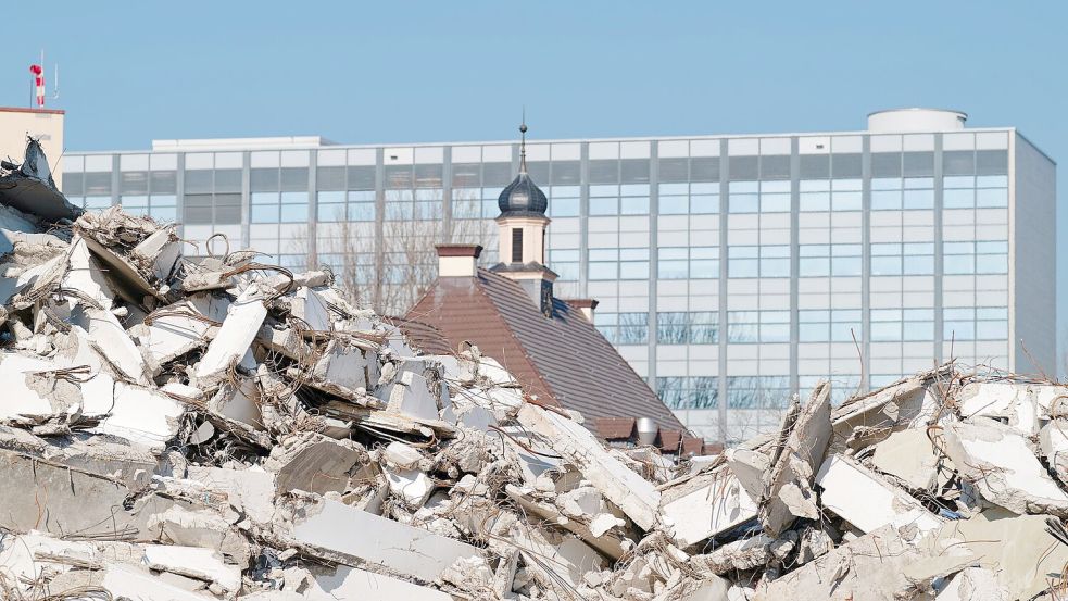 Bauschutt ist einem Gutachten zufolge auch ein wichtiger Rohstoff. (Archivbild) Foto: Uwe Anspach
