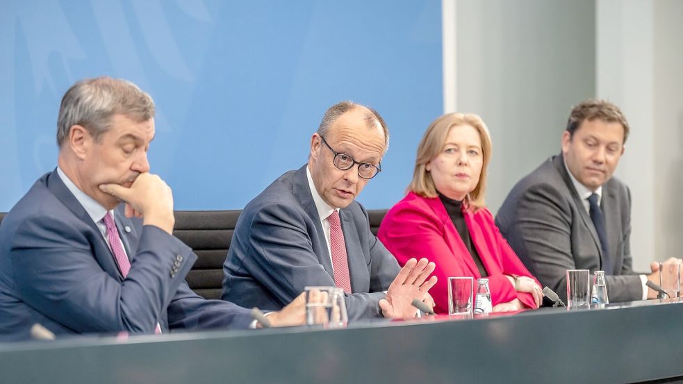 Die Spitzen der Koalition haben lange über eine gemeinsame Position zum Verbrenner-Aus gestritten - nun wurde eine Einigung gefunden. Foto: Michael Kappeler/dpa
