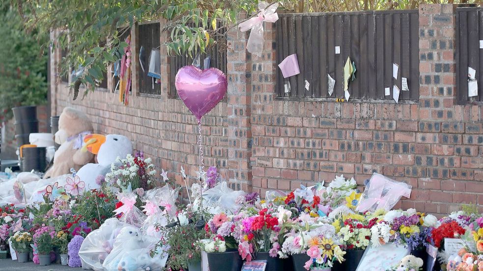 Die Morde in Southport im Sommer 2024 hatten Großbritannien schockiert. (Archivbild) Foto: Scott Heppell/AP/dpa