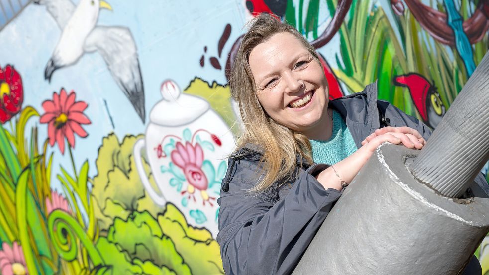 Tetje Janßen aus Marienhafe ist stolze Ostfriesin und damit in den sozialen Medien erfolgreich. Foto: Klaus Ortgies