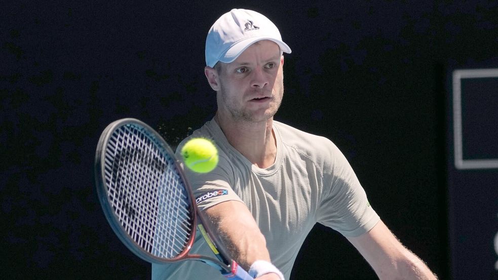Yannick Hanfmann ist in München in Runde eins ausgeschieden. (Archivbild) Foto: Dita Alangkara/AP/dpa