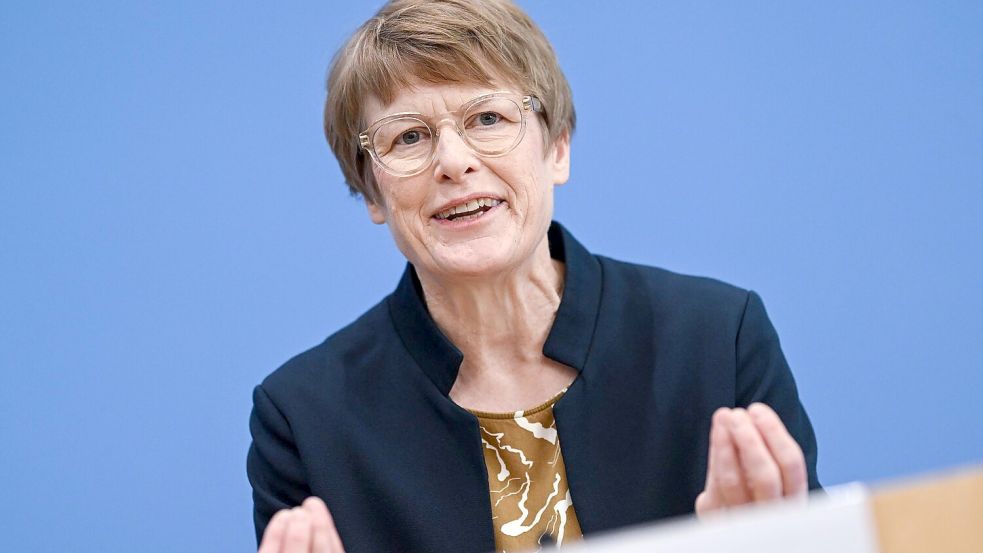Fordert grundlegende Reformen, statt Hilfen mit der Gießkanne: die „Wirtschaftsweise“ Veronika Grimm. (Archivbild) Foto: Britta Pedersen/dpa