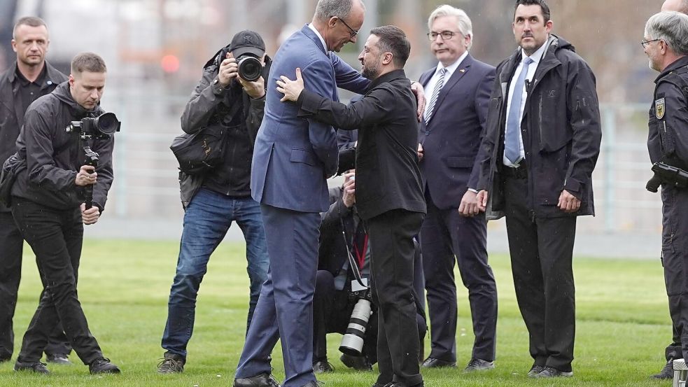 Kanzler Merz empfängt den ukrainischen Präsidenten. Foto: Kay Nietfeld/dpa