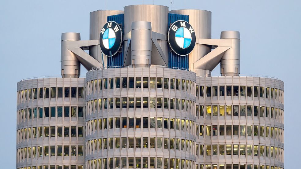 Auch BMW hat ein Absatzminus hinnehmen müssen, schnitt aber etwas besser ab als die deutsche Konkurrenz. (Archivbild) Foto: Peter Kneffel/dpa