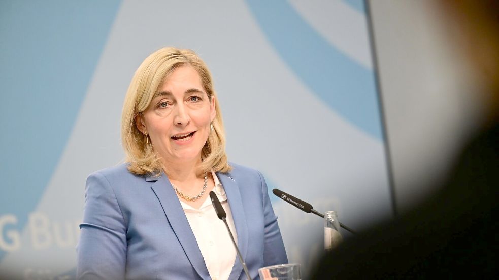 Bundesgesundheitsministerin Nina Warken (CDU) will nicht nur sparen, sondern auch neue Weichen stellen. Foto: Sebastian Gollnow/dpa