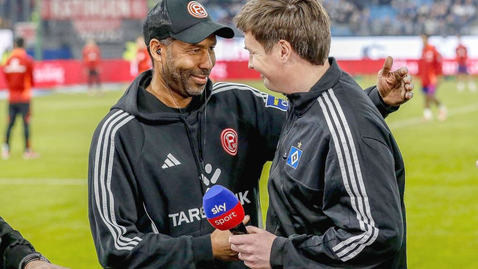 HSV-Trainer Merlin Polzin und Werder Bremens (und Ex-Düsseldorf) Trainer Daniel Thioune sind gute Freunde – außer beim Nordderby. Foto: IMAGO/Oliver Ruhnke