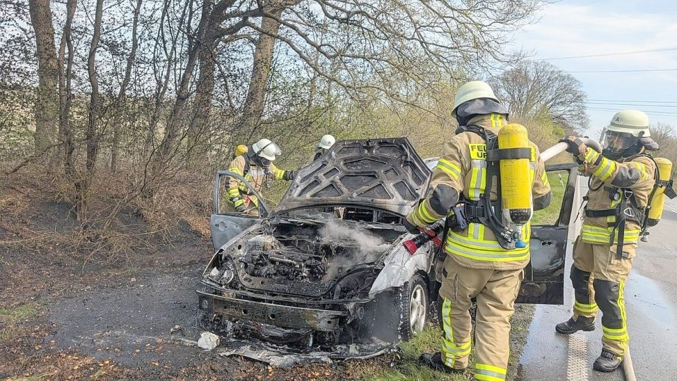 In Großsander stand ein Auto in Flammen. Foto: Feuerwehr