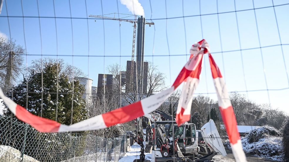 Der Brandanschlag auf die Stromversorgung in Berlin mitten im Winter hat gezeigt, welche Auswirkungen Angriffe auf die Infrastruktur haben können. (Symbolbild) Foto: Britta Pedersen/dpa