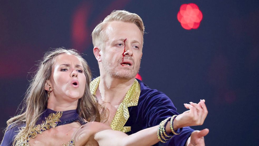 Tapfer tanzte Ross Antony weiter - trotz seiner Verletzung. Foto: Rolf Vennenbernd