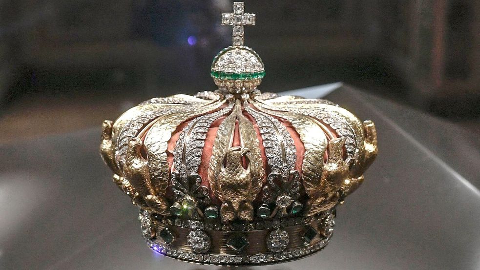 Gerät ein Coup zu stark in den Fokus, sprechen Ermittler von „verfluchtem Schmuck“. (Archivbild) Foto: Stephane De Sakutin/AFP/dpa