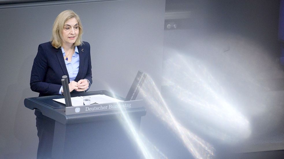 Ministerin Warken wirbt für ihre Sparvorschläge und erntet breite Proteste. (Archivbild) Foto: Bernd von Jutrczenka/dpa