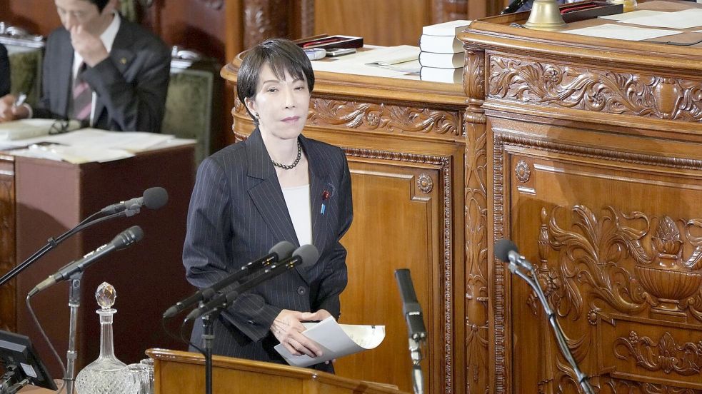 Die japanische Ministerpräsidentin Sanae Takaichi steht für einen sicherheitspolitisch harten Kurs. (Archivbild) Foto: -/kyodo/dpa