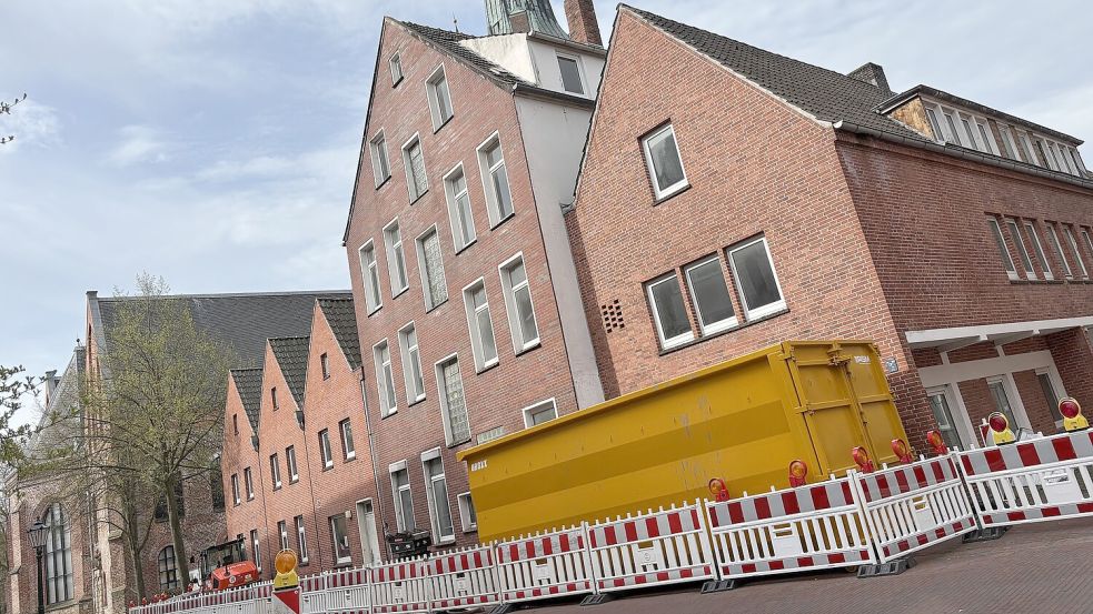 Sie stehen leer und sind bald Geschichte: die Gebäude der Evangelisch-reformierten Kirche neben der Johannes-a-Lasco-Bibliothek. Fotos: Stephanie Schuurman