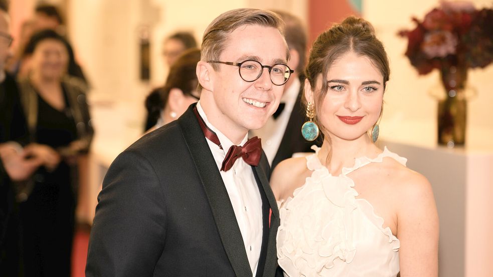 Philipp Amthor und Carlotta Voß sind seit zwei Jahren ein Paar. Foto: IMAGO/STEINSIEK.CH/James Zabel
