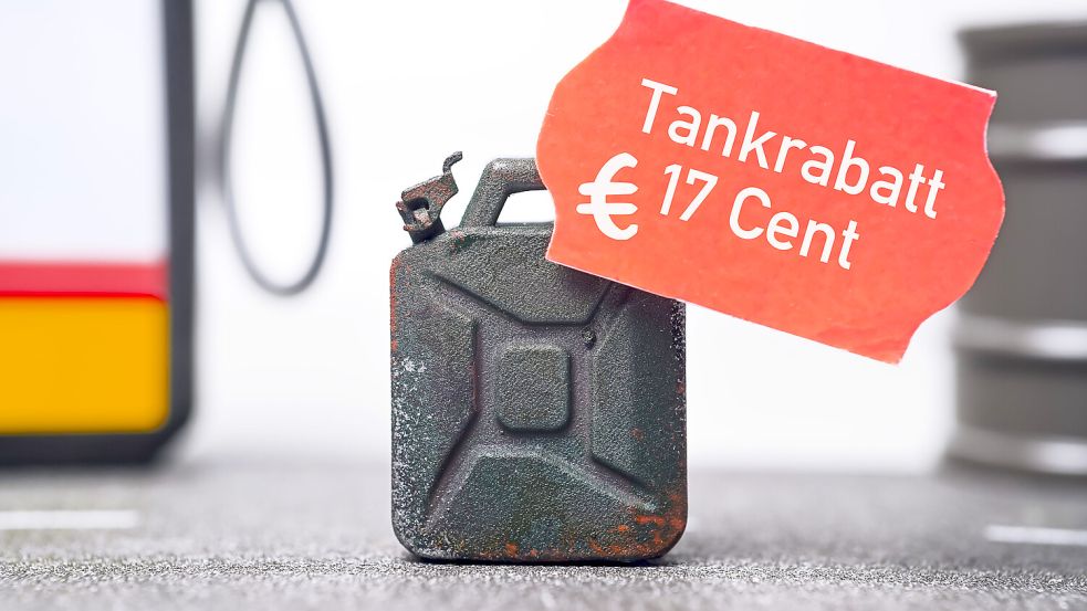 Am Freitag will die Regierung ihren Tankrabatt beschließen, also die Senkung der Mineralölsteuer um 17 Cent. Verbraucherschützer bezweifeln den Sinn der Sache Foto: IMAGO/Christian Ohde