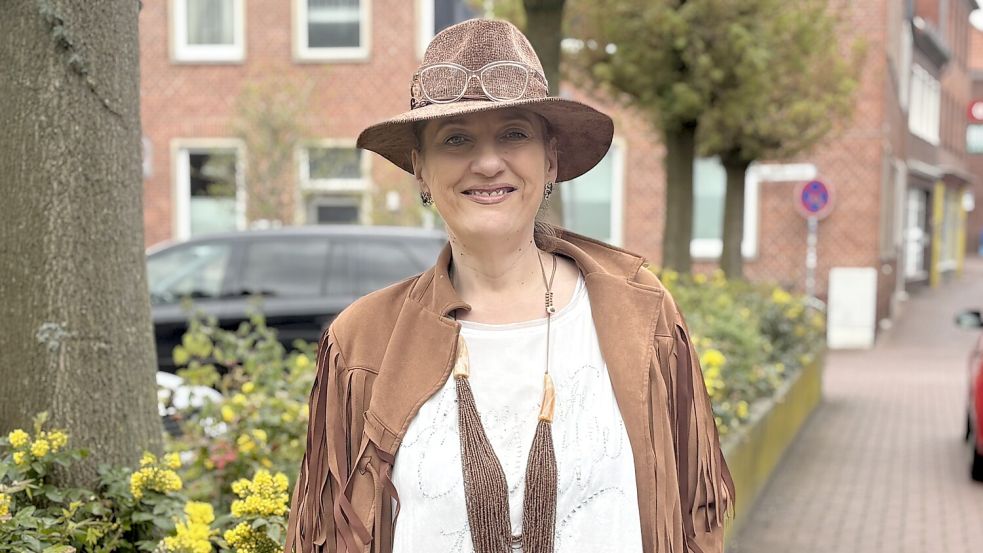 Tanja Meyer ist in Emden keine Unbekannte. Sie geht offen mit ihrem Job als Bardame im Club Cheri um und will sich politisch seit einigen Jahren stärker einbringen. Foto: Mona Hanssen