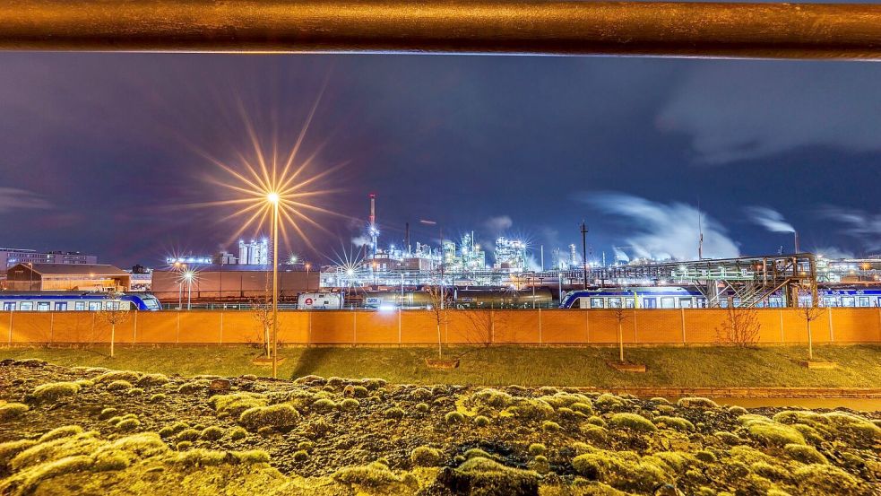 Industriepark Höchst in Frankfurt: Die Chemiebranche steht unter Druck. (Archivbild) Foto: Andreas Arnold