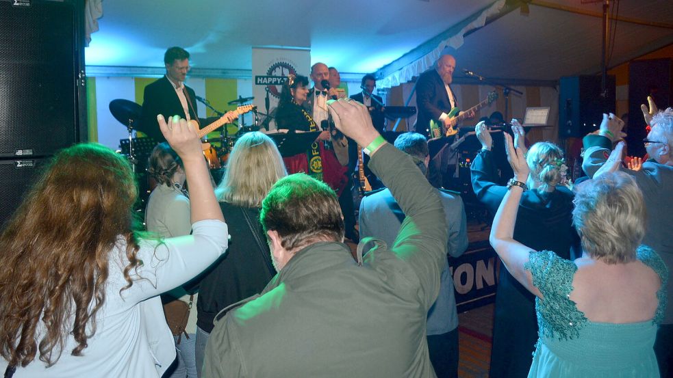 Der Schützenverein Völlenerfehn feiert im Mai mit einem Jubiläumsschützenfest sein 75-jähriges Bestehen. Archiv-Foto: Holger Weers
