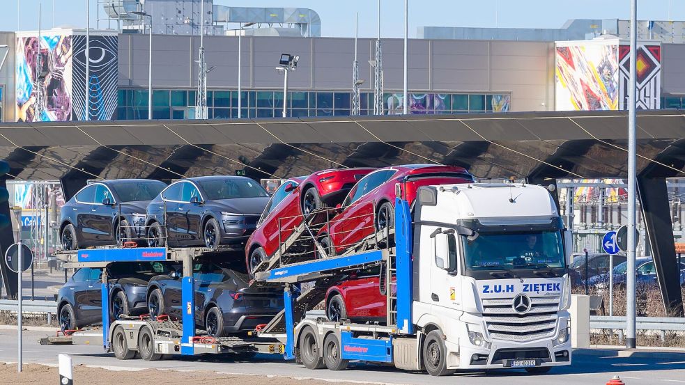 Tesla schaffte im ersten Vierteljahr ein Absatzplus im Vergleich zu einem schwachen Vorjahresquartal. (Archivbild) Foto: Patrick Pleul