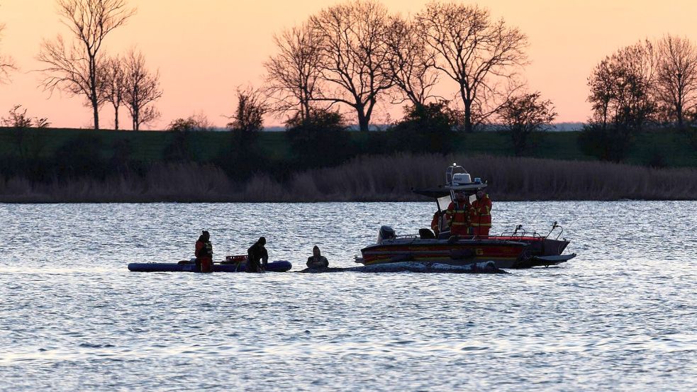 Retten oder nicht retten? Beim Umgang mit dem Wal sind viele Fragen offen. Foto: Marcus Golejewski