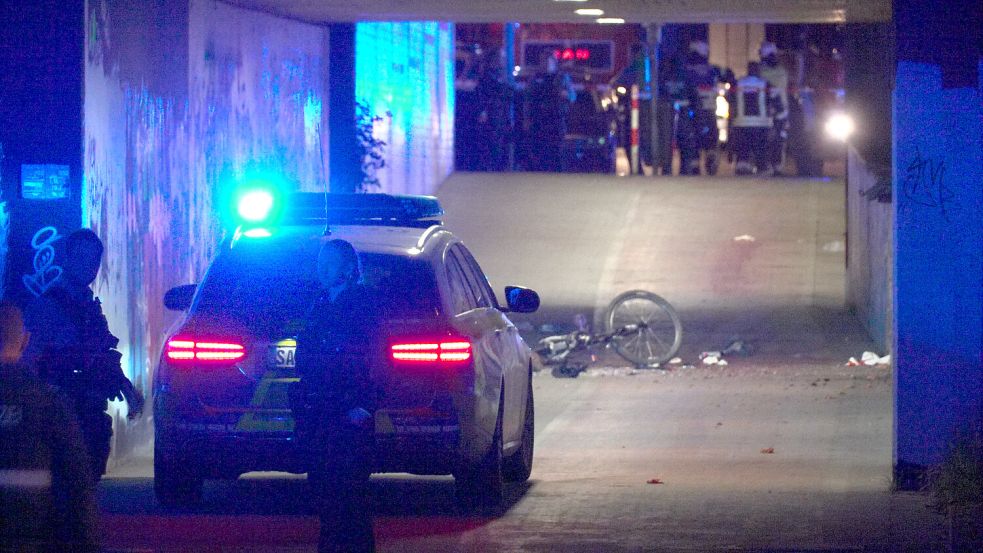 Vor knapp einer Woche ist es zu einer Explosion in einer Unterführung in Völklingen gekommen. Nun nimmt die Staatsanwaltschaft Mordermittlungen auf. Foto: dpa/Thorsten Kremers/Thorsten Kremers