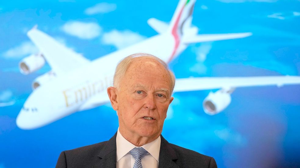 Der Chef von Emirates Airlines, Tim Clark, ist zuversichtlich, dass die Golfregion als wichtiges Drehkreuz und Reiseziel schnell wieder auf die Beine kommen wird (Archivbild) Foto: Altaf Qadri/AP/dpa