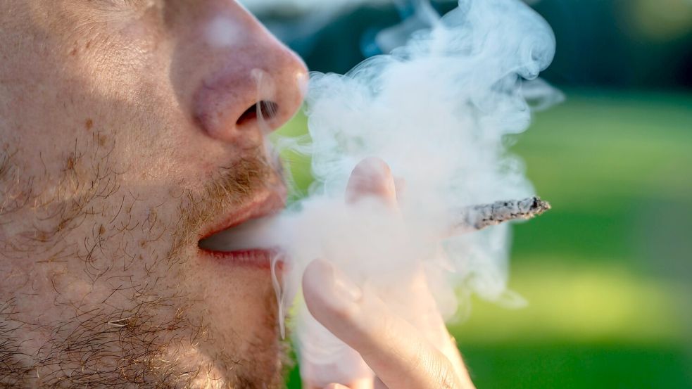 Etwa 131.000 Menschen sterben jährlich an den Folgen des Rauchens. Foto: IMAGO/Michael Bihlmayer