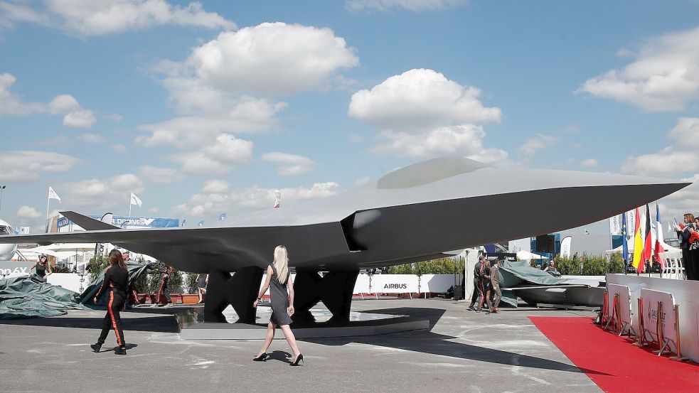 Das Ringen um das deutsch-französische Luftkampfprojekt FCAS geht erst einmal weiter. (Archivbild) Foto: Benoit Tessier/POOL Reuters/AP/d