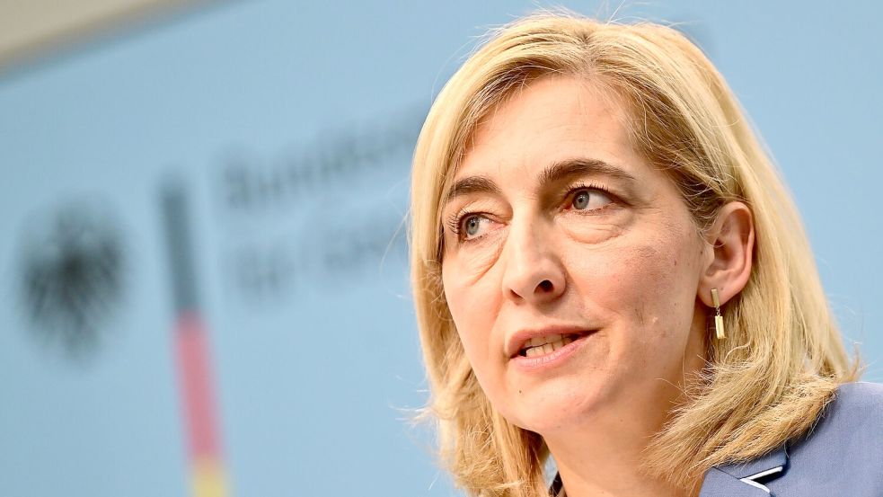 Warnungen von Ärztevertretern vor schlechterer Versorgung und längeren Termin-Wartezeiten weist die Gesundheitsministerin zurück. (Archivbild) Foto: Sebastian Gollnow/dpa