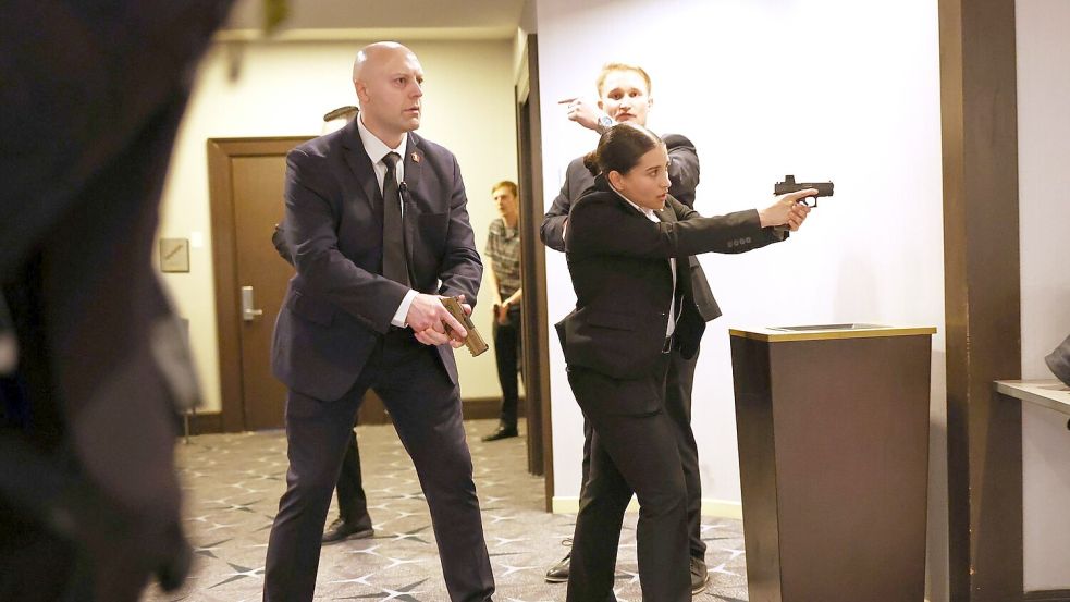 Mitten während der Veranstaltung brach plötzlich Chaos aus. Foto: Tom Brenner