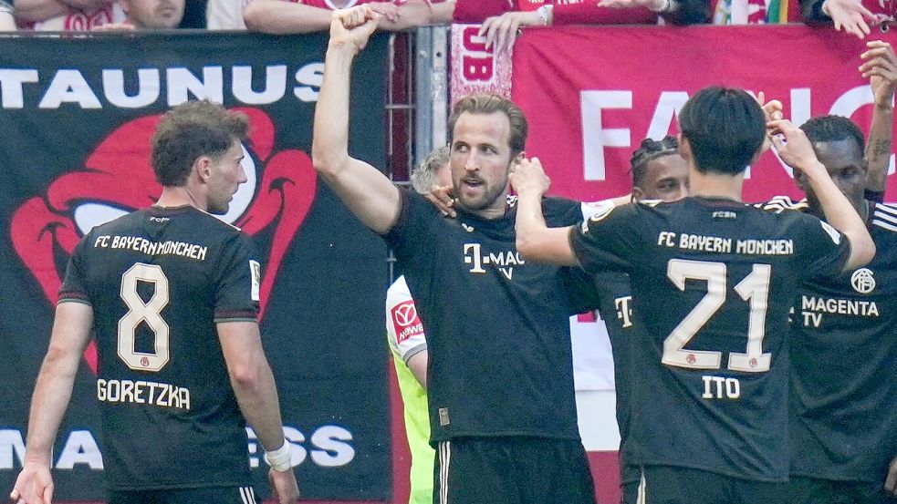 Sorgte für den Siegtreffer: Harry Kane (M). Foto: Thomas Frey