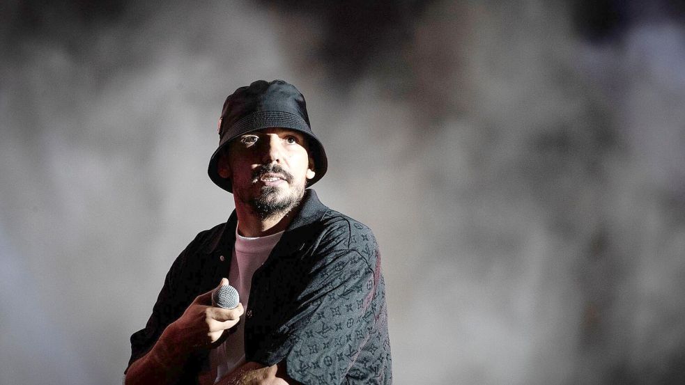 Capital Bra: Nach Drogenvorfall in Berlin zu Gast in der Saufhochburg Ballermann. (Archivbild) Foto: Alexander Prautzsch/dpa-Zentralb