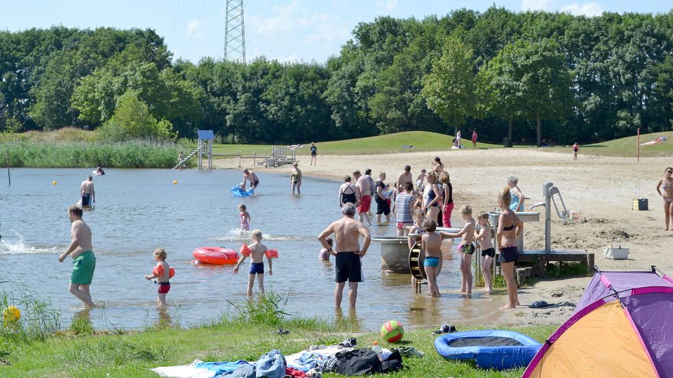 Der Badesee in Grotegaste ist bei Besuchern beliebt. Die Wasserqualität ist laut Badegewässer-Atlas Niedersachsen „ausgezeichnet“. Der pH-Wert liegt hier im Schnitt bei 8. Foto: Archiv/Henrik Zein