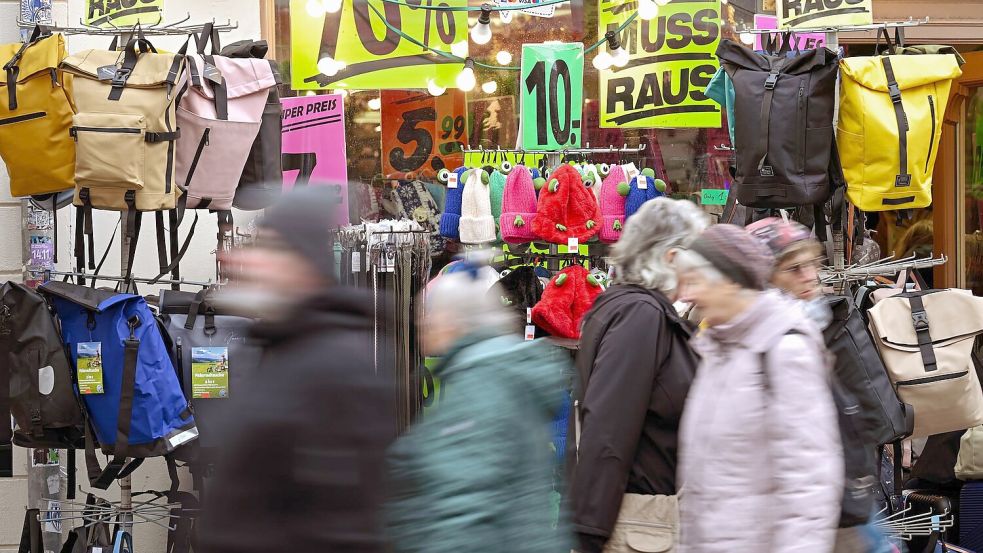 Die Stimmung der deutschen Verbraucher wird wegen des Krieges im Iran und seiner Folgen immer schlechter (Symbolbild). Foto: Soeren Stache/dpa
