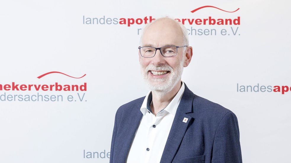 Berend Groeneveld aus Norden ist Vorsitzender des Landesapothekerverbandes: „Erhöhung der Zuzahlung wird auch Patienten hart treffen.“ Foto: LAV