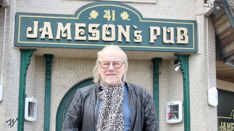 Mitte der 1990er-Jahre eröffnete Berny Hoffmann das „Jameson‘s Pub“ am Papenburger Stadtpark. Fotos: Christian Belling