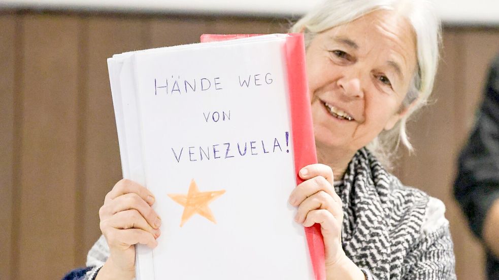 Daniela Klette fällt vor allem mit politischen Botschaften auf. (Archivbild) Foto: Focke Strangmann