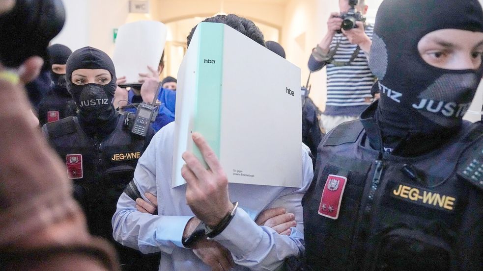 Der Hauptangeklagte im Terrorprozess um die abgesagten Taylor-Swift-Konzerte in Wien will sich laut Anwältin großteils schuldig bekennen. Foto: Matthias Schrader