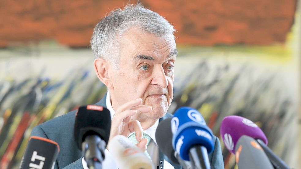 NRW-Innenminister Herbert Reul (CDU): Vermögenswerte von bis zu 2,5 Millionen Euro bei Rocker-Razzia gesichert. Foto: Christoph Reichwein
