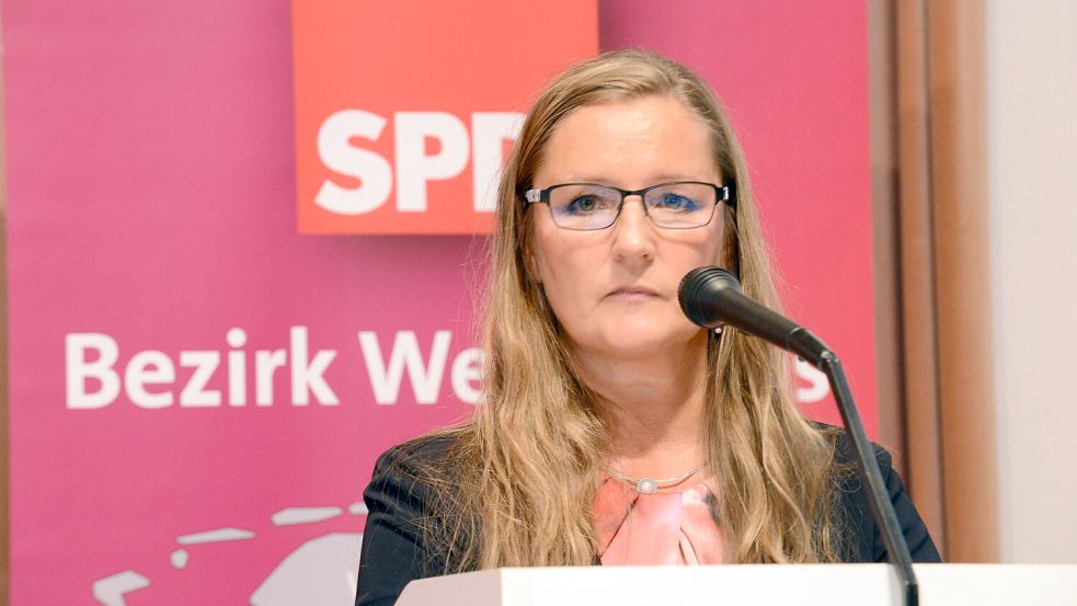 Maria Winter (SPD) geht bei der Oberbürgermeisterwahl in Emden gegen Amtsinhaber Tim Kruithoff (parteilos) ins Rennen. Foto: Friedrich Doden/Archiv