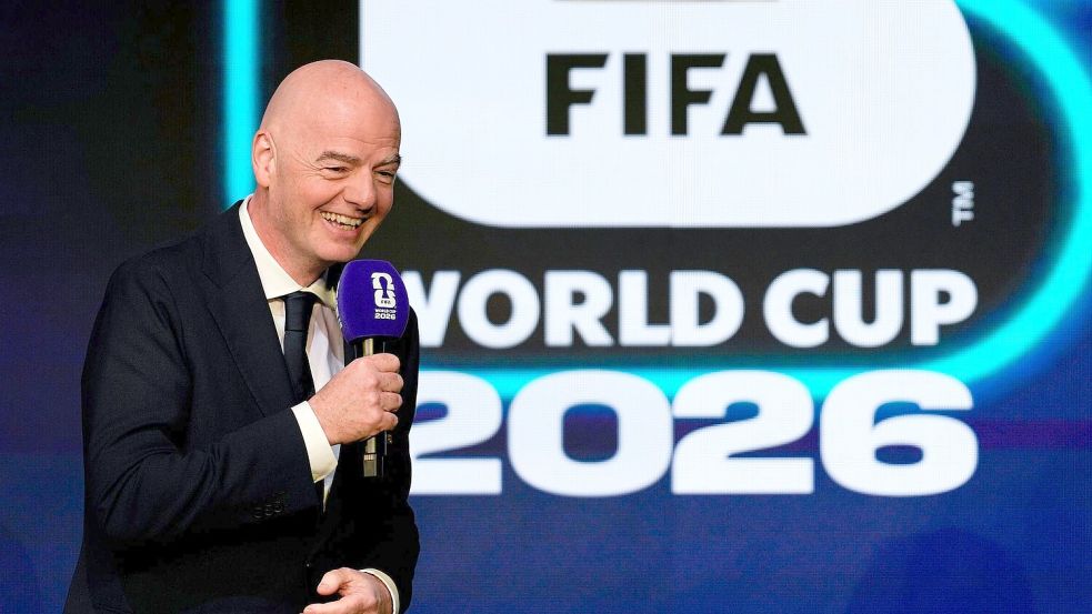 Gianni Infantino ist ein Freund der neuen Regel. (Archivbild) Foto: Chris Carlson/AP/dpa