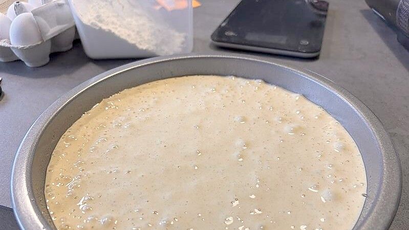 Bitte zehn bis zwölf Minuten Rühren: So entsteht ein besonders fluffiger Biskuit-Teig. Foto: Stephanie Tomé