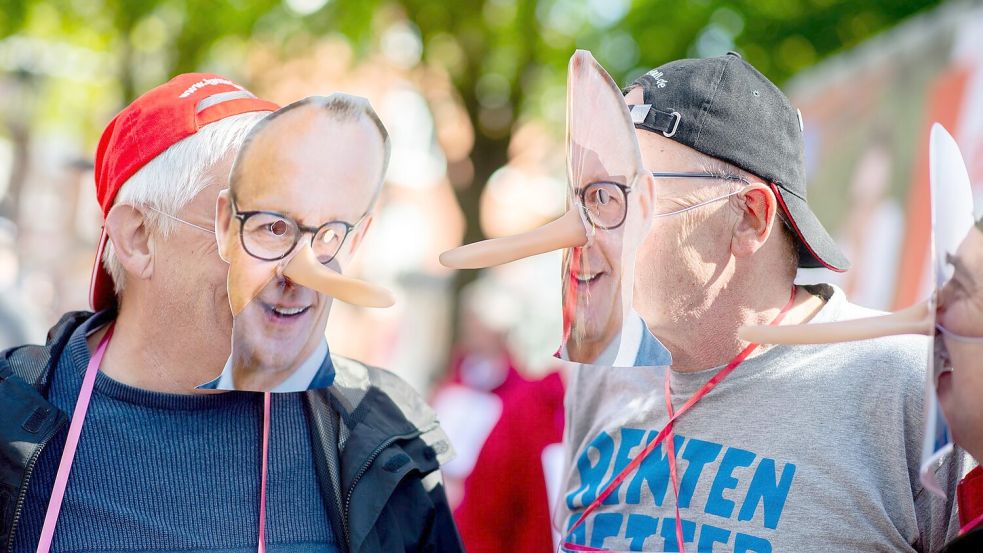 Rund um die Konferenz gingen zahlreiche Menschen auf die Straße. Foto: Hauke-Christian Dittrich