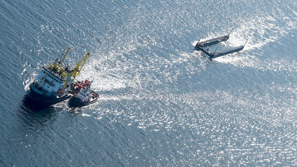 Der Schlepperverband mit dem Wal befindet sich mittlerweile vor Dänemark Foto: Philip Dulian