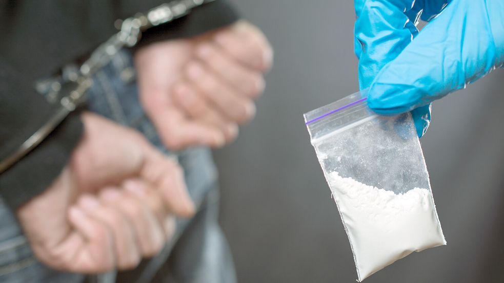 Großrazzia gegen mutmaßlichen Drogenhandel: Bei Durchsuchungen in der Region stellten Ermittler unter anderem Kokain sicher. Vier Beschuldigte – darunter zwei Männer aus Westoverledingen – sitzen in Untersuchungshaft. Symbolfoto: SecondSide/stock.adobe.com