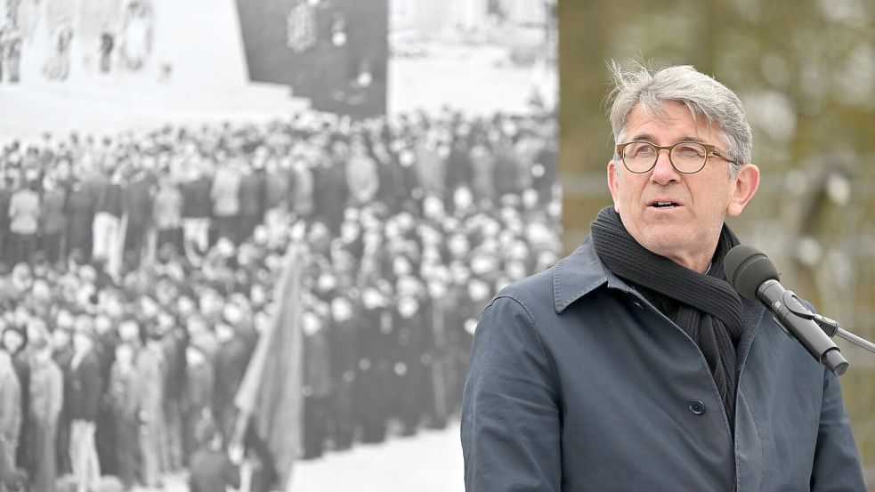 Auch beim Gedenken an den Jahrestag der Befreiung des früheren KZ Buchenwald gab es Protest gegen Weimer. (Archivbild) Foto: Martin Schutt