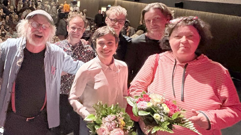 Klaus-Peter Wolf (links) gemeinsam mit Producher Simon Grohe, Regisseur Marcus Rosenmüller, Produzent Martin Lehwald, Schauspielerin Milena Straube und ZDF-Koordinatorin und Redakteurin Silvia Lambri. Foto: Rebecca Kresse