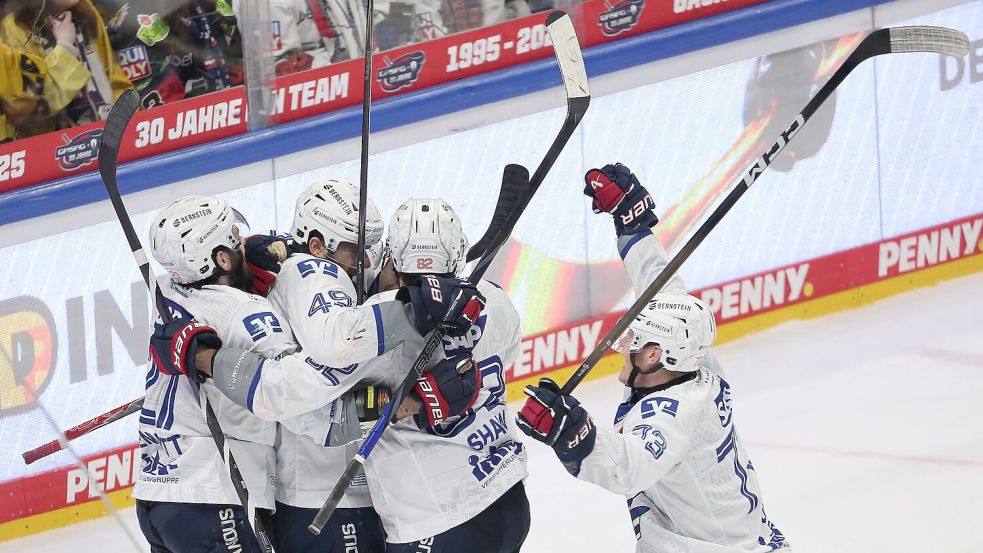 Diesmal jubeln die Adler: Mannheim erzwingt ein fünftes DEL-Finale Foto: Andreas Gora