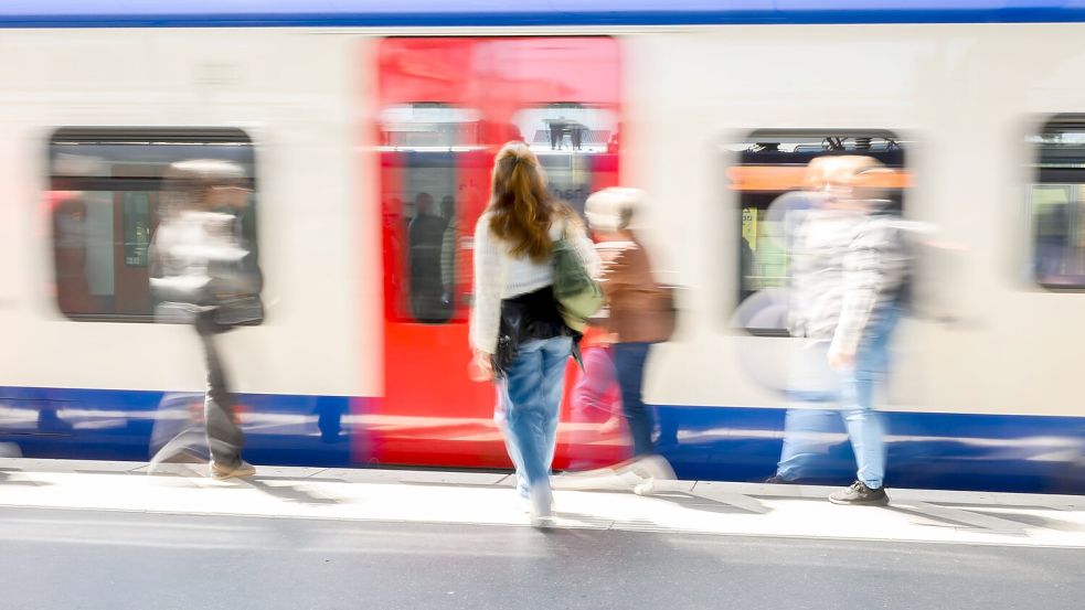 Das Deutschlandticket gibt es seit dem 1. Mai 2023. (Arcjhivbild) Foto: Julian Stratenschulte