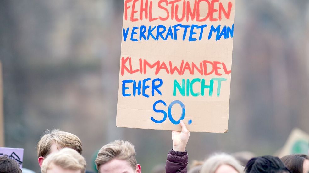 2019 gingen regelmäßig tausende Schülerinnen und Schüler für Fridays For Future auf die Straße. (Archivbild) Foto: Klaus-Dietmar Gabbert
